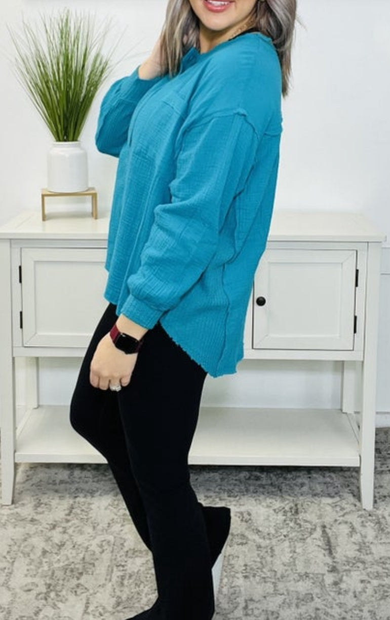 DOUBLE GAUZE OVERSIZED 3/4 BUTTON HENLEY NECK TOP	LT TEAL