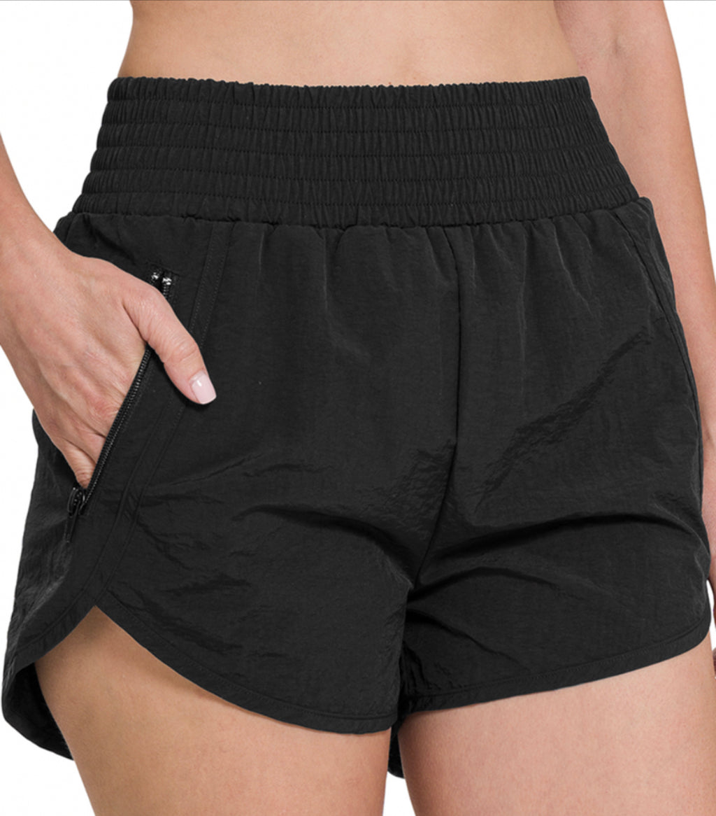 WINDBREAKER SMOCKED WAISTBAND RUNNING SHORTS	BLACK