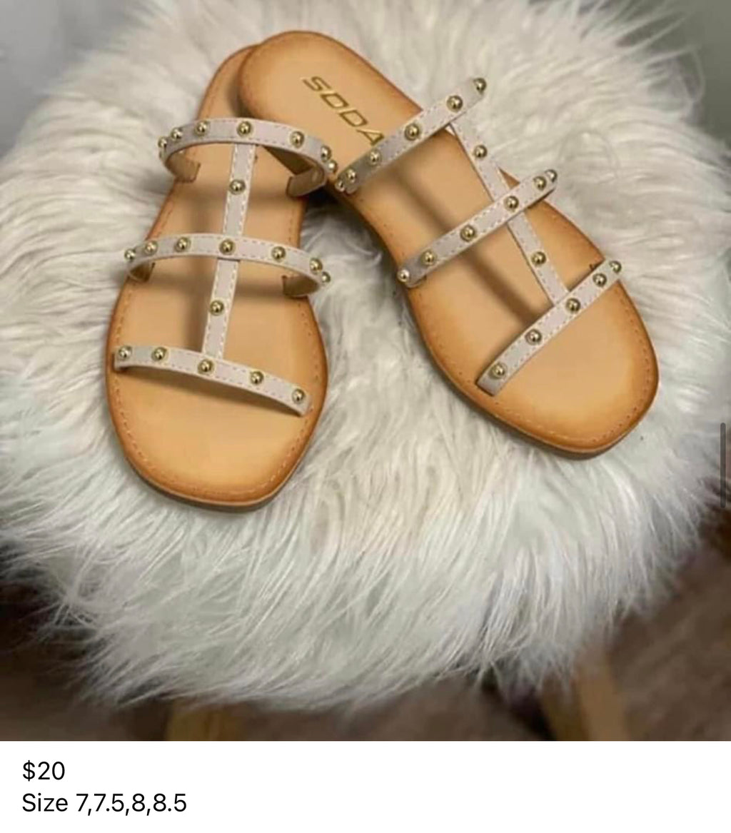 Tan/gold sandal